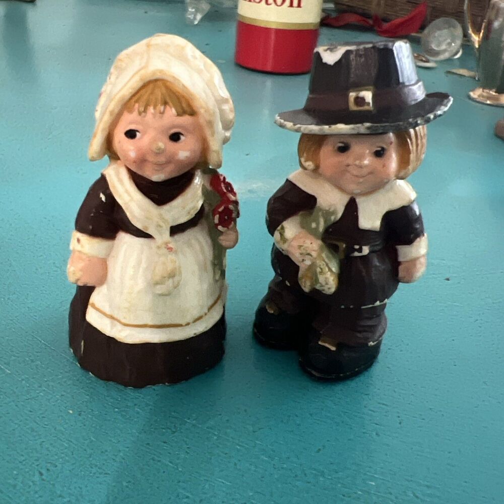 Vintage Set Of Two Hallmark Thanksgiving  Pilgrims